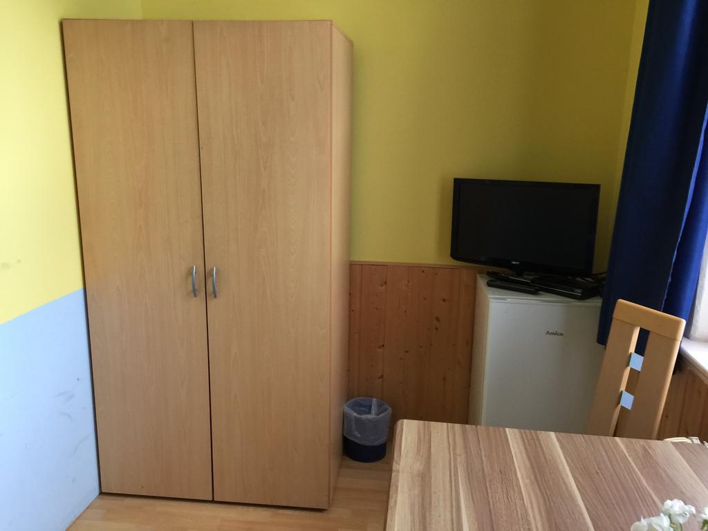 Zimmerfrei-Dresden Mit Bad-Minikuche Self Check In 24-7 Zewnętrze zdjęcie